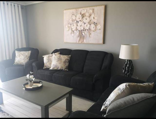 3 BEDROOM PROPERTY TO RENT IN BLOUBERG BEACHFRONT